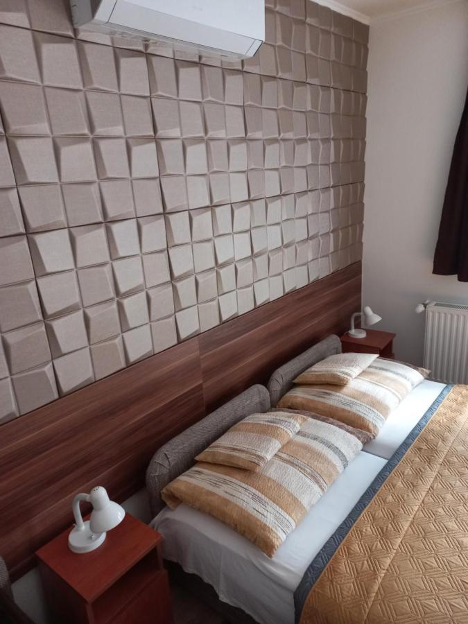 Boglarka Vendeghaz Apartament *