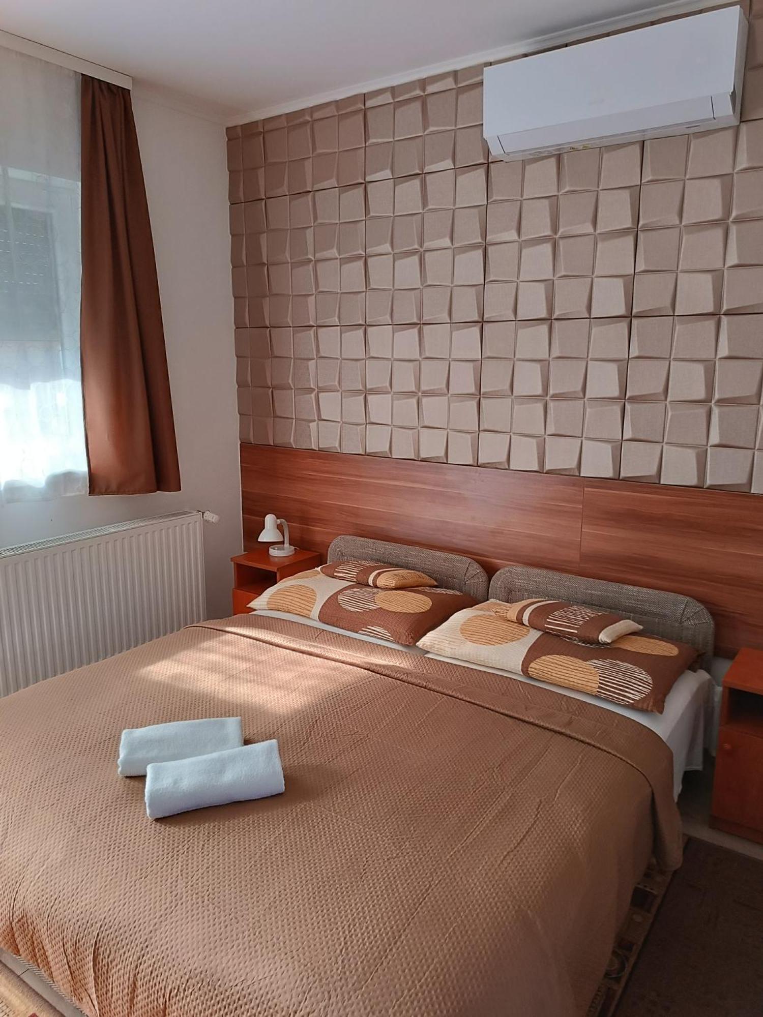 Boglárka Apartman *